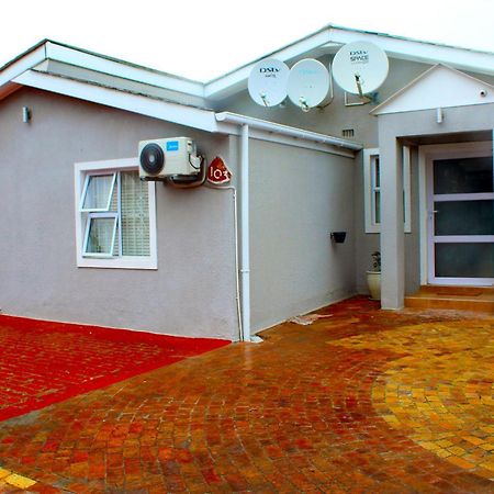 103Onwallace Self Catering Guest House Ciudad del Cabo Exterior foto